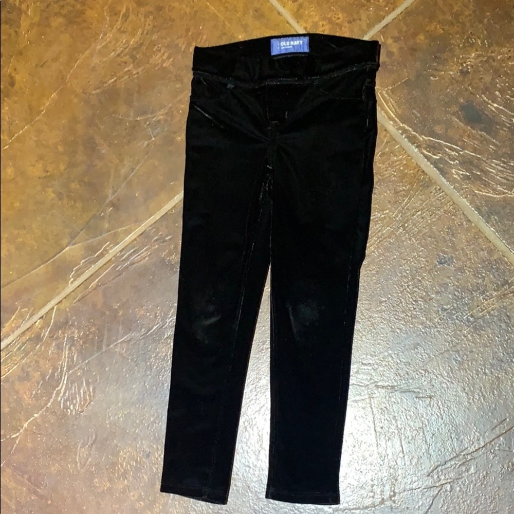 Black velvet Old Navy leggings. Size 5